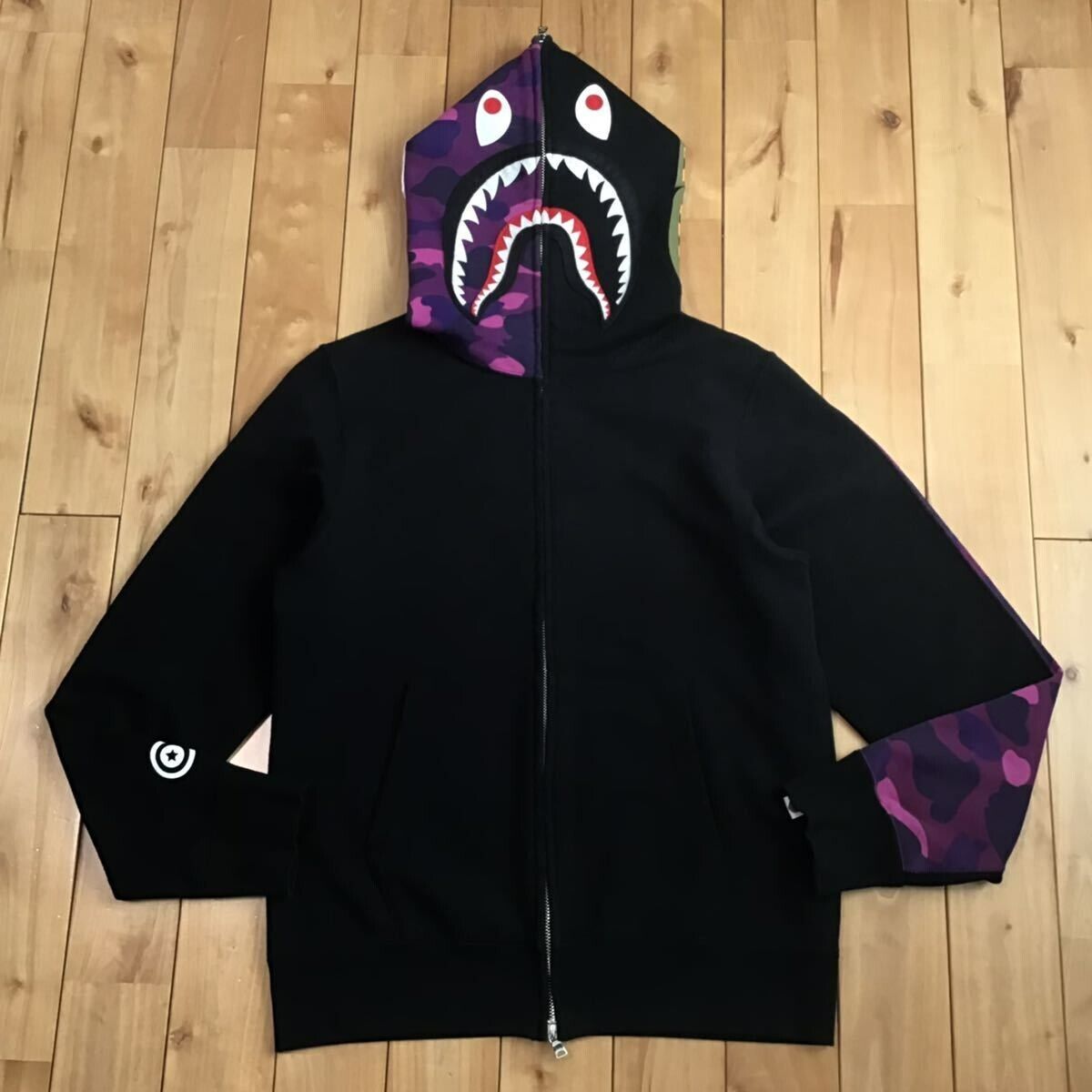 BAPE Purple camo x black shark full zip hoodie NIGO A BAPE Purple camo x black shark full zip hoodie NIGO A