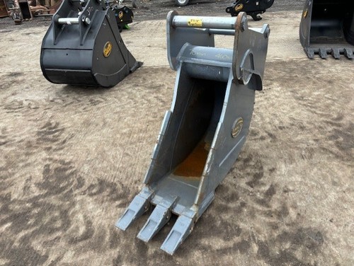 450mm Digging Bucket S70 Pins - Unused - Price £1330.00 + VAT @ 20% B619 - Picture 2 of 7