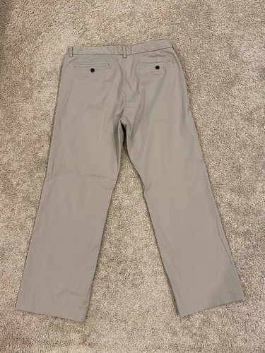 Pantalones chinos GAP frente plano para hombre talla 35x30 calce recto beige (1-13) - Imagen 2 de 7