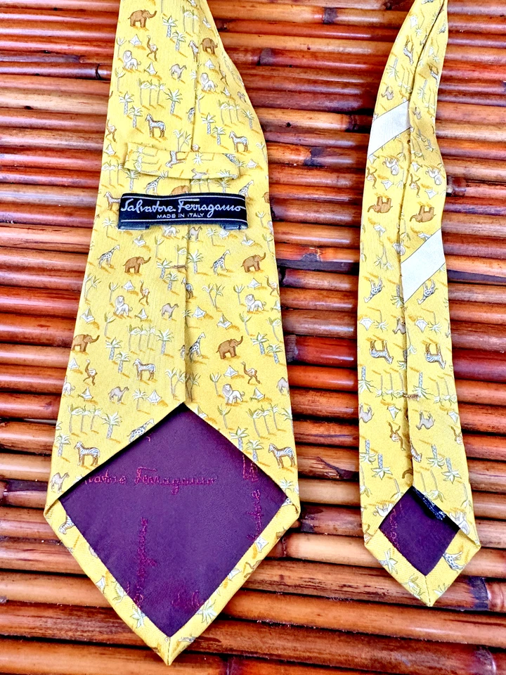 Corbata Salvatore Ferragamo Oasis Jirafa Elefante Cebra Oro 58.5" x 3.75" Foto 2 de 4