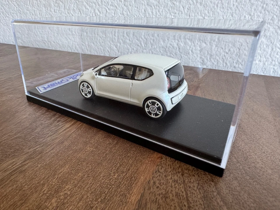 VW UP! Concept •  Looksmart 1:43 • über rare Quail Motorsports Concours • NEW - Image 4 of 4