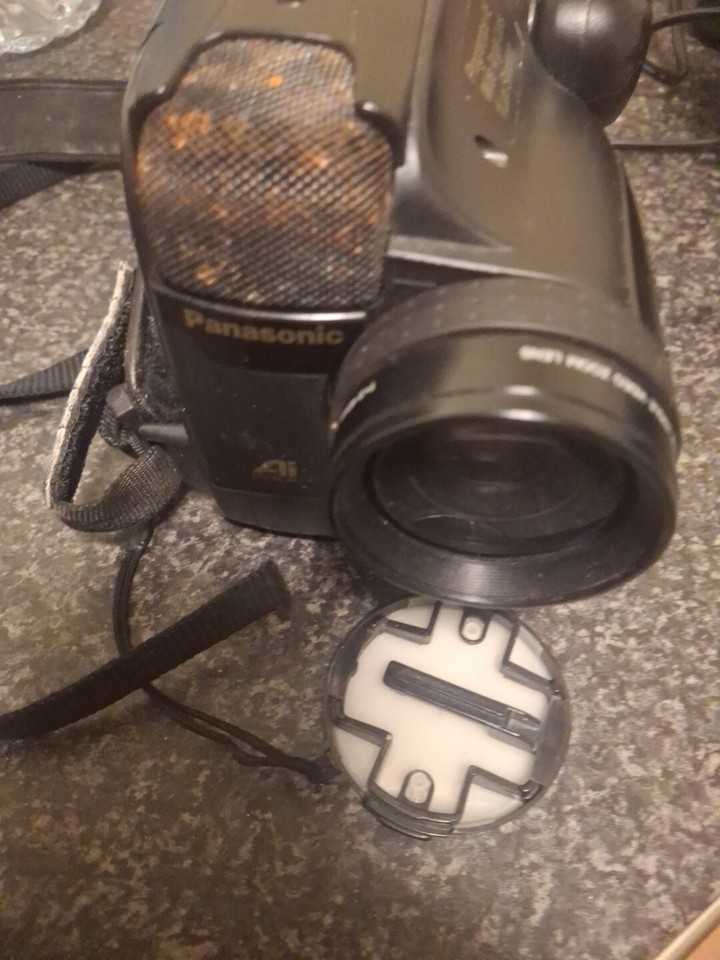 Panasonic Palmcorder NVS20B VHSC 8x Wide Zoom Vintage Camera