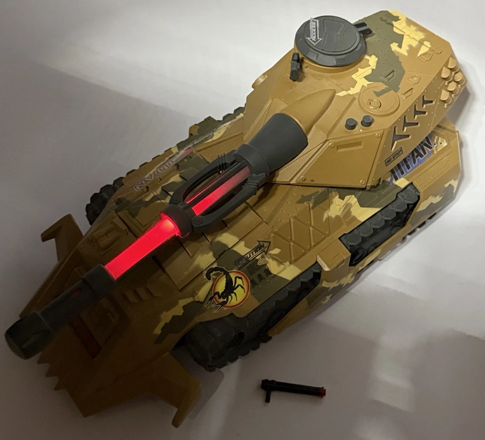 Lanard Titan Desert Stinger 2015 tanque del ejército para figuras de acción ¡Luces y sonidos! Foto 2 de 4