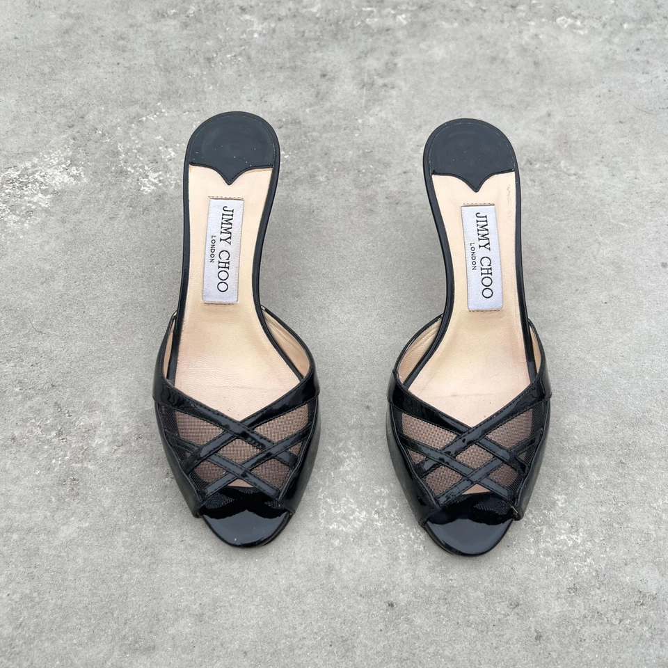 Jimmy Choo | Auténticas mulas recortadas de malla de charol negro vintage (36) Foto 2 de 4