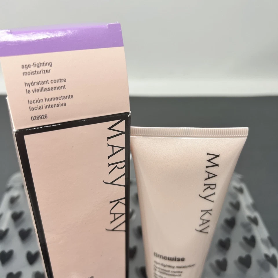 Crema hidratante antiedad Mary Kay TimeWise combinación para piel grasa 3 OZ 026926 Foto 2 de 3