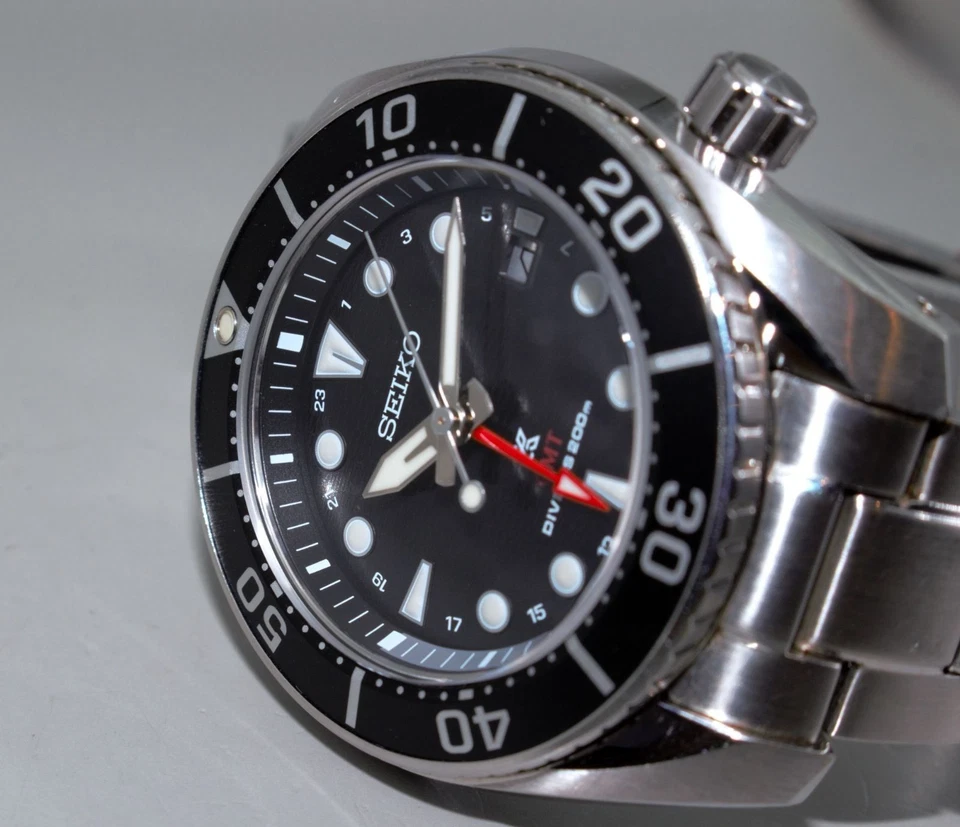 Seiko Prospex 5K65-0AA0 Divers GMT Black Dial Solar Quartz Men's Watch From JP - Image 4 of 4