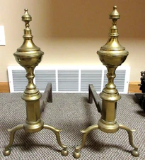 V. FINE AMERICAN FEDERAL BRASS ANDIRONS  CIRCA 1800,  ATTR. TO R. WITTINGHAM NY.