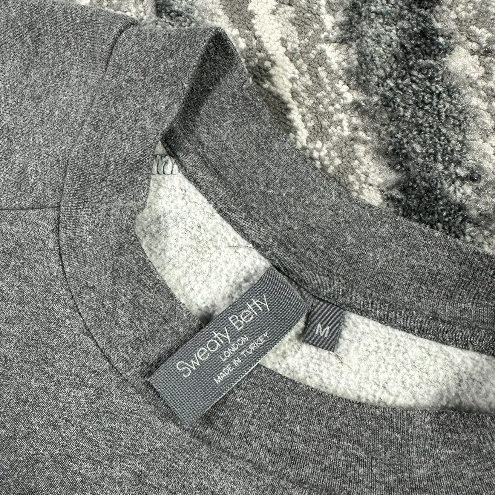 Women's Vintage Sweaty Betty Grey Pink Zen Tonic Graphic Size Medium Sweatshirt image 2