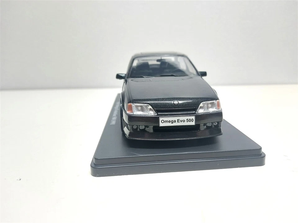 Opel Omega Evoluzione 500 Nero del 1991 - 1/24 Diecast - Immagine 2 di 4