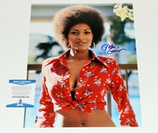 PAM GRIER SIGNED 'FOXY BROWN' 11x14 MOVIE PHOTO COFFY PROOF BECKETT COA BAS