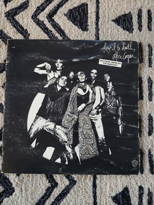 ALICE COOPER ''LOVE IT TO DEATH''  LP WS 1883 - CONTAINS ''I'M EIGHTEEN''
