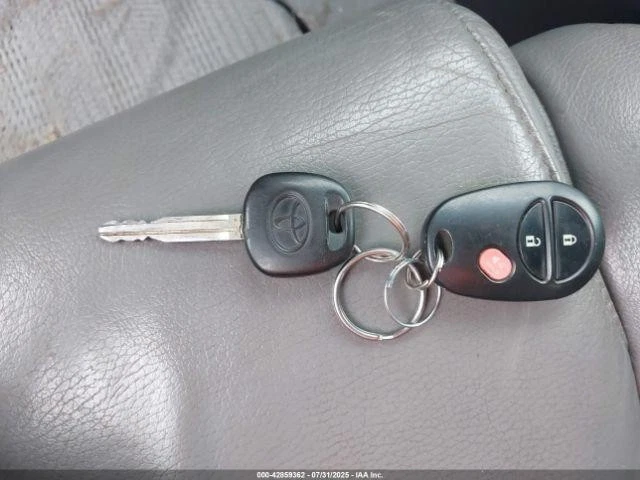 Conjunto de filtro de aire usado se adapta a: Toyota Tundra 2008 8 cilindros grado A Foto 2 de 4