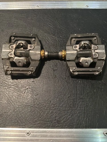 Shimano Saint PD-M820 SPD Mountain Bike Pedals MTB DH / FR Trail