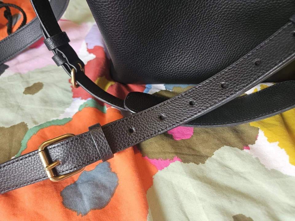 Coach Willow Bucket Bag Black And Deep Plum - Image 3 of 4