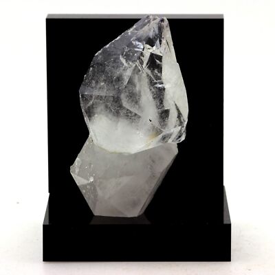 Stones And Minerals. Quartz. 203.3 CT. Col De La Croix De Fer, Savoie, France.