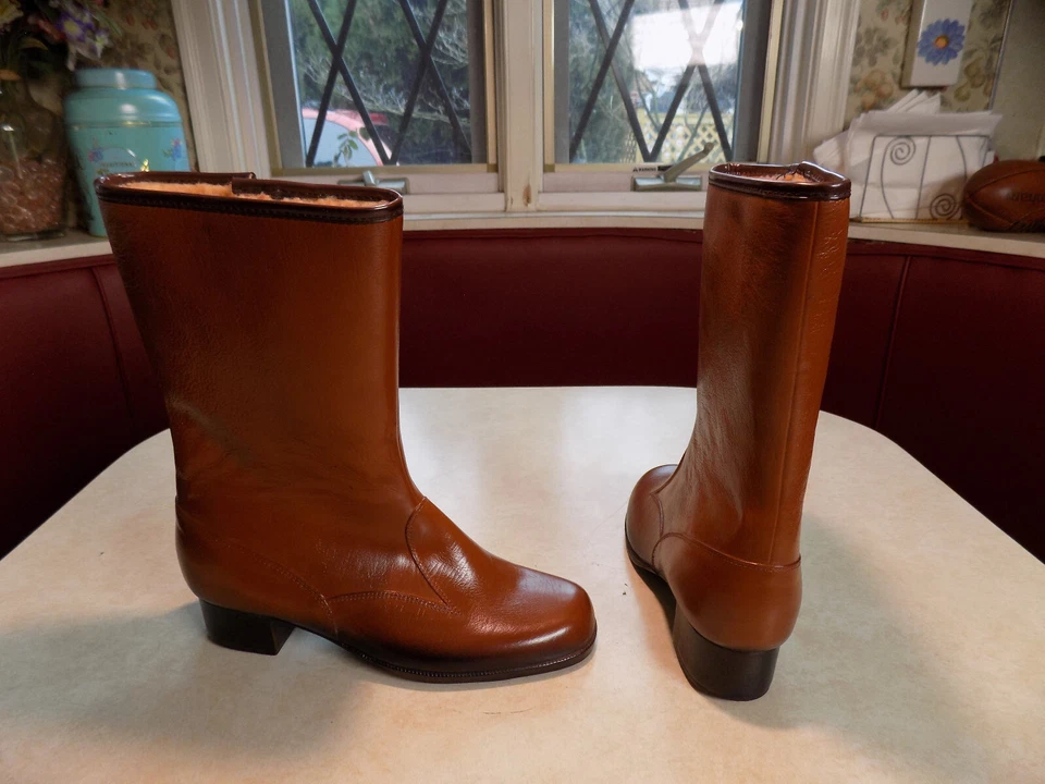 Waterproof RETRO FAB Boots Brown sz 7 USA Moulded Construction Lined 1.25" Heels - Image 2 of 4