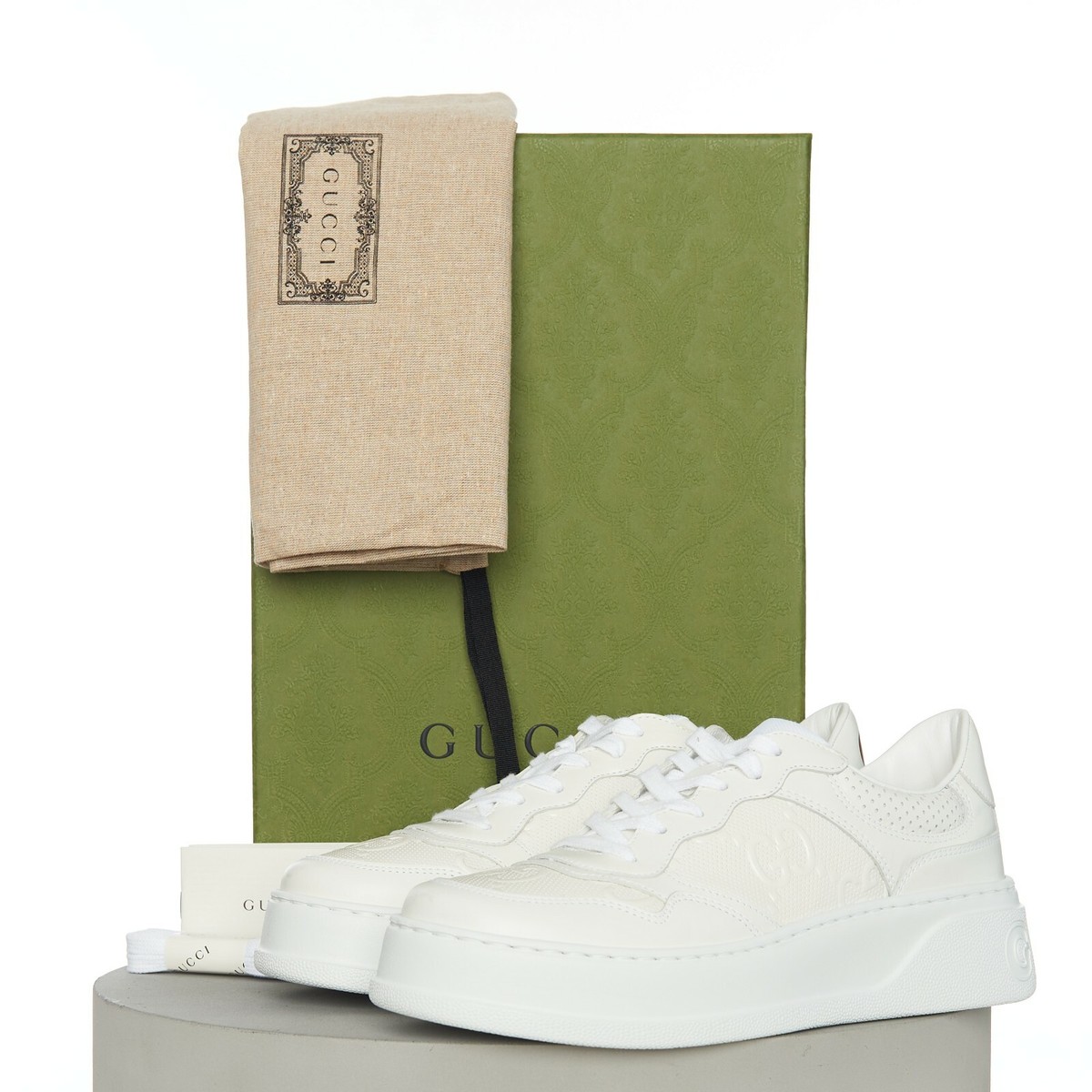 GUCCI 850$ Men's White Leather Low Top Sneaker - GG Embossed