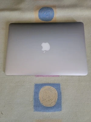 Apple MacBook Air 13" 2015 · i5 · 8GB · 120GB