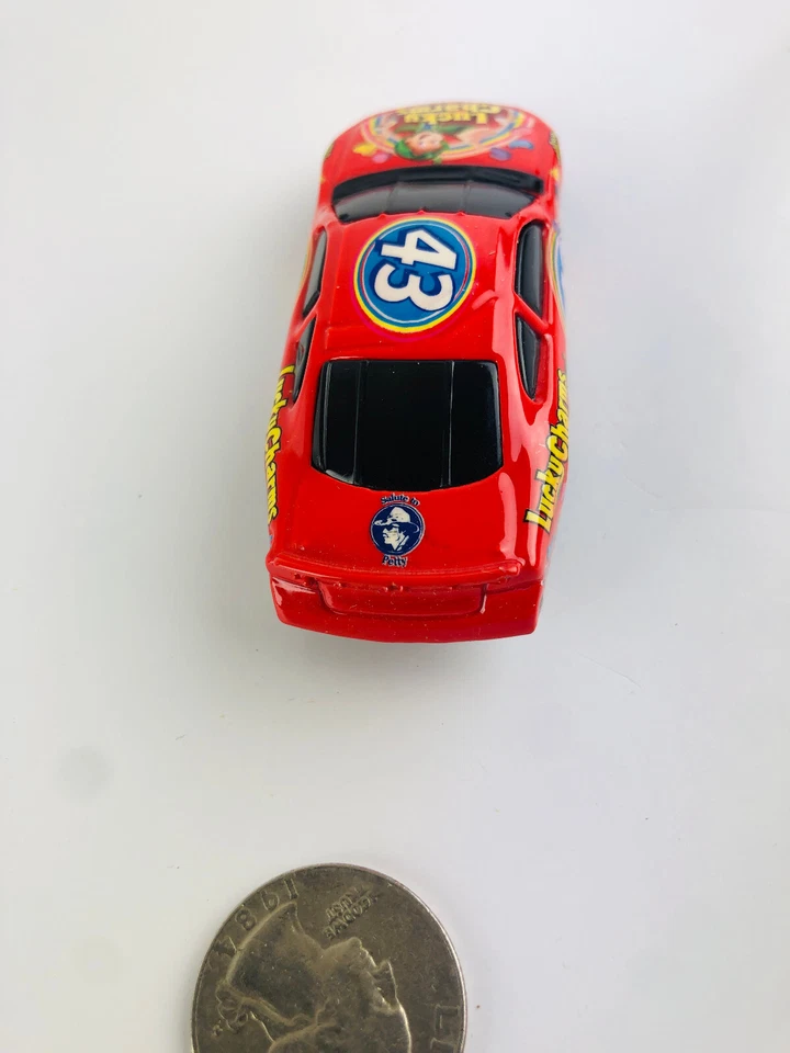 Richard Petty #43 NASCAR 2001 Lucky Charms Dodge Intrepid escala 1/64 fundido a presión Foto 4 de 4