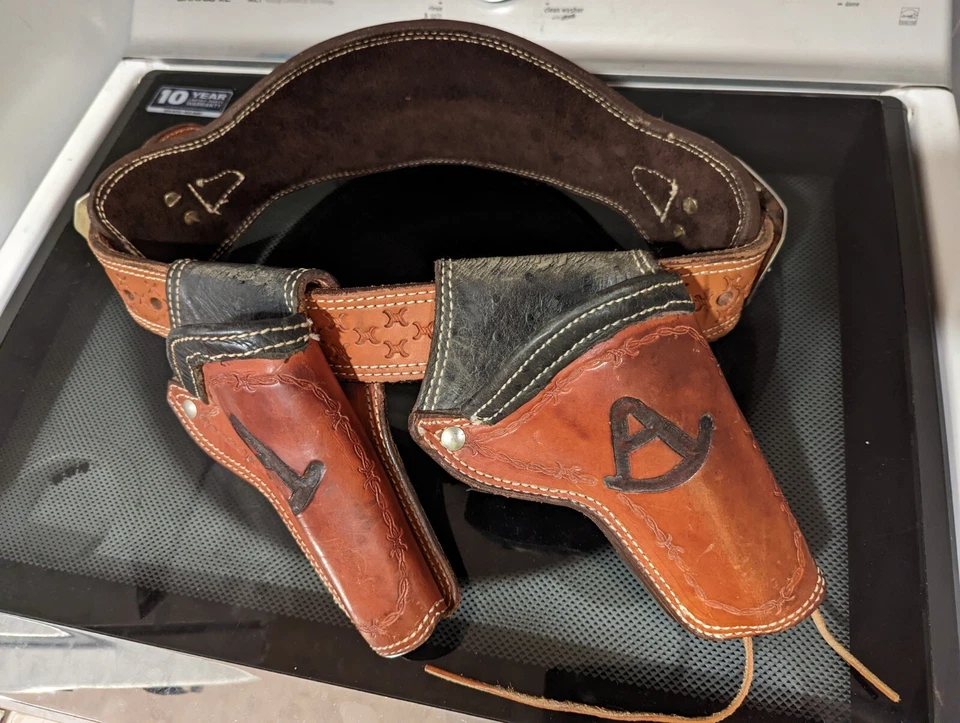 Cinturón Western Gun de cuero hecho a mano con fundas para mujer talla 10 o 38" cintura Foto 2 de 4