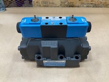 VICKERS DG4V-3-6C-M-U-HL7-60 VALVE DG5S-8-33C-T-M-U-HL7-40 #11D77PR5*IAC