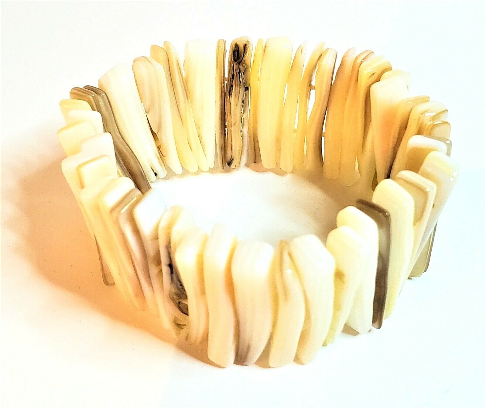 Shell Styled Neutral Stretch Bracelet Fashion Jew… - image 1