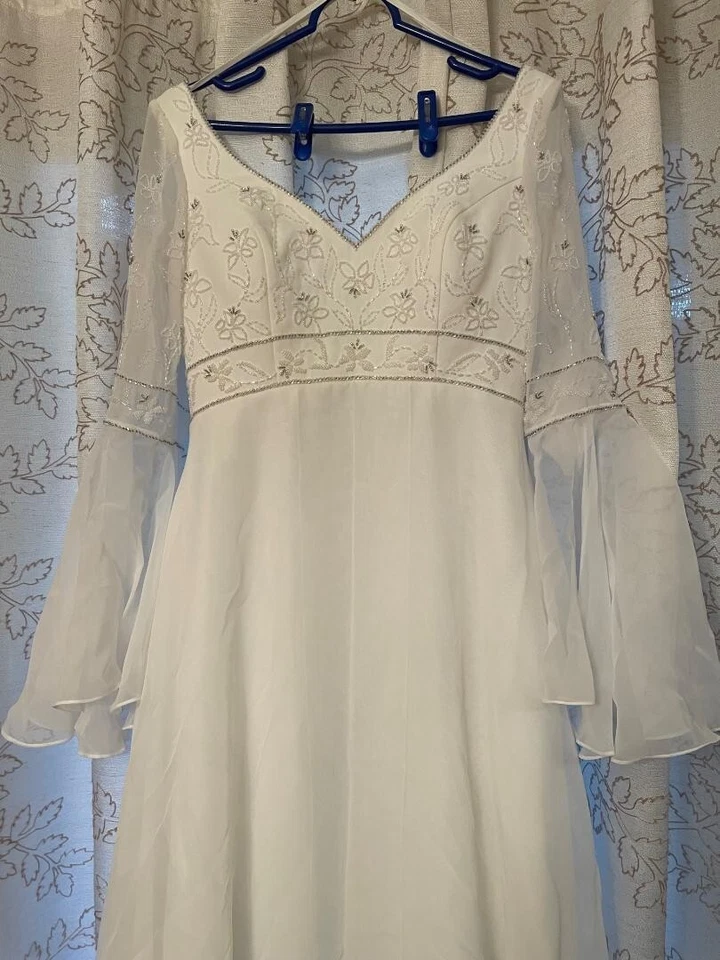 Свадебное платье, IiIssia от Demetrios белый размер 12 атласный/шифон, с бисером - Изображение 3 из 4