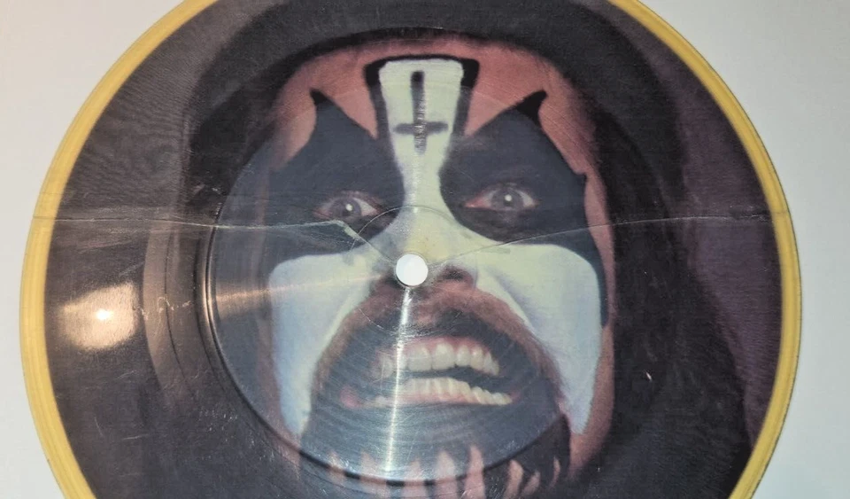 MERCYFUL FATE BLACK MASS- 7" Picture Disc DAMAGED-COLLECTOR'S ITEM - Image 3 of 4