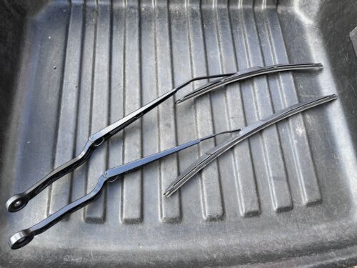 BMW X6 F16 X5 F15 Front Wiper Blade Arm Pair 2017 RHD - Picture 4 of 7