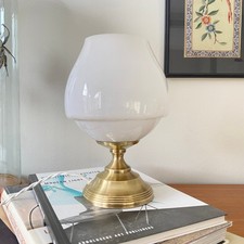 Lampe de table globe en verre opaline ancienne blanche et