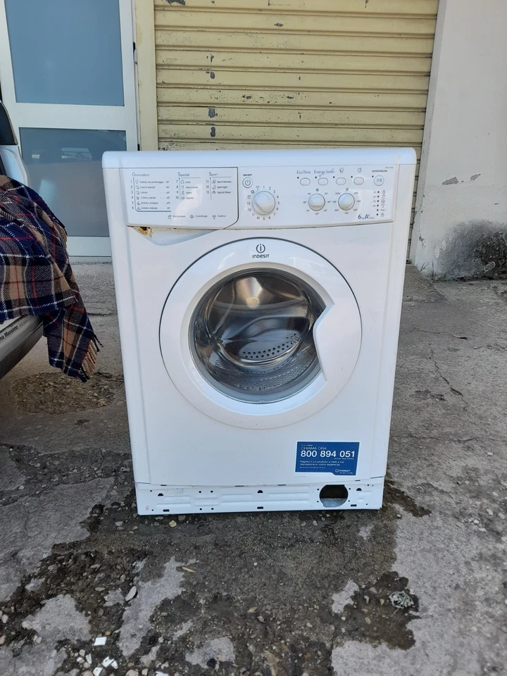 FRONTALINO COMANDI E SCHEDA LAVATRICE INDESIT MOD. IWC 6106 Foto 2 de 4