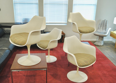 1960s Set of Four Eero Saarinen for Knoll Tulip Pedestal Arm Chairs