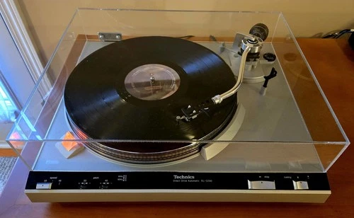 Technics Direct Drive SL-3200 Turntable, Serviced, Recapped New Covers Available