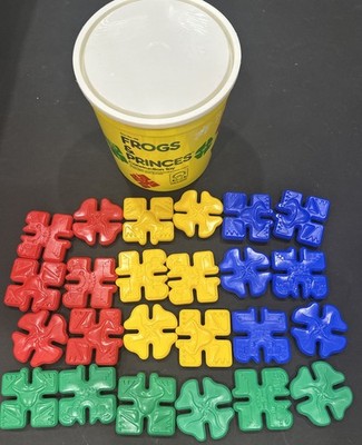 Frogs & Princes 24 Vtg Stackable Interlocking Building Discovery Toys i22