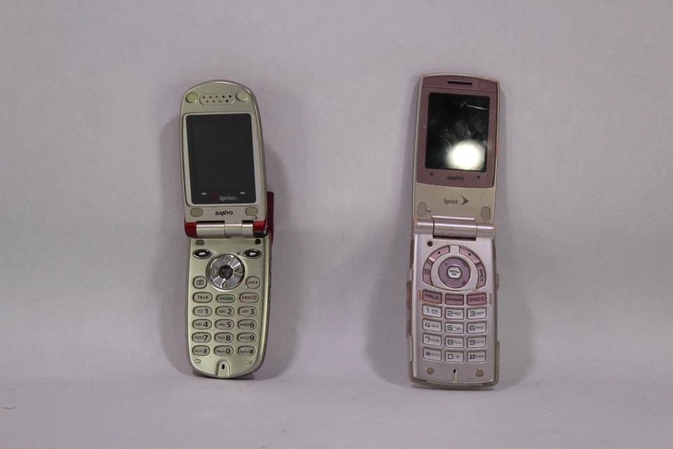 Lote de 2 teléfonos celulares abatibles Sanyo PM-8200 Katana LX SCP-3800 rosa plata Sprint Foto 2 de 4