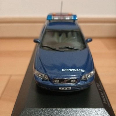 MINICHAMPS✪Volvo V70 Grenzwache Schweiz Minichamps Volvo V70 Grenzwache Schweiz 1:43 Scale Limited Edition