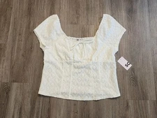 So Good For Life NWT White Capped Sleeve Cropped Blouse Size XL