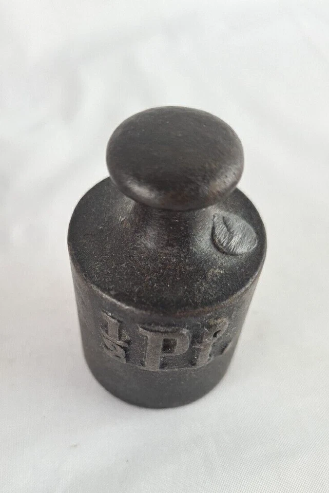 Vier Antike Eisen Gewichte - 500g - 1/2 Pfund - 200g - 100g - Gewichte für Waage - Bild 3 von 4