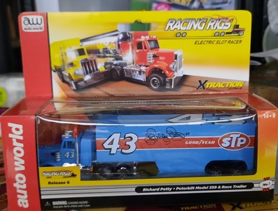 Auto World Peterbilt Richard Petty Racing Rig HO slot car *NEW