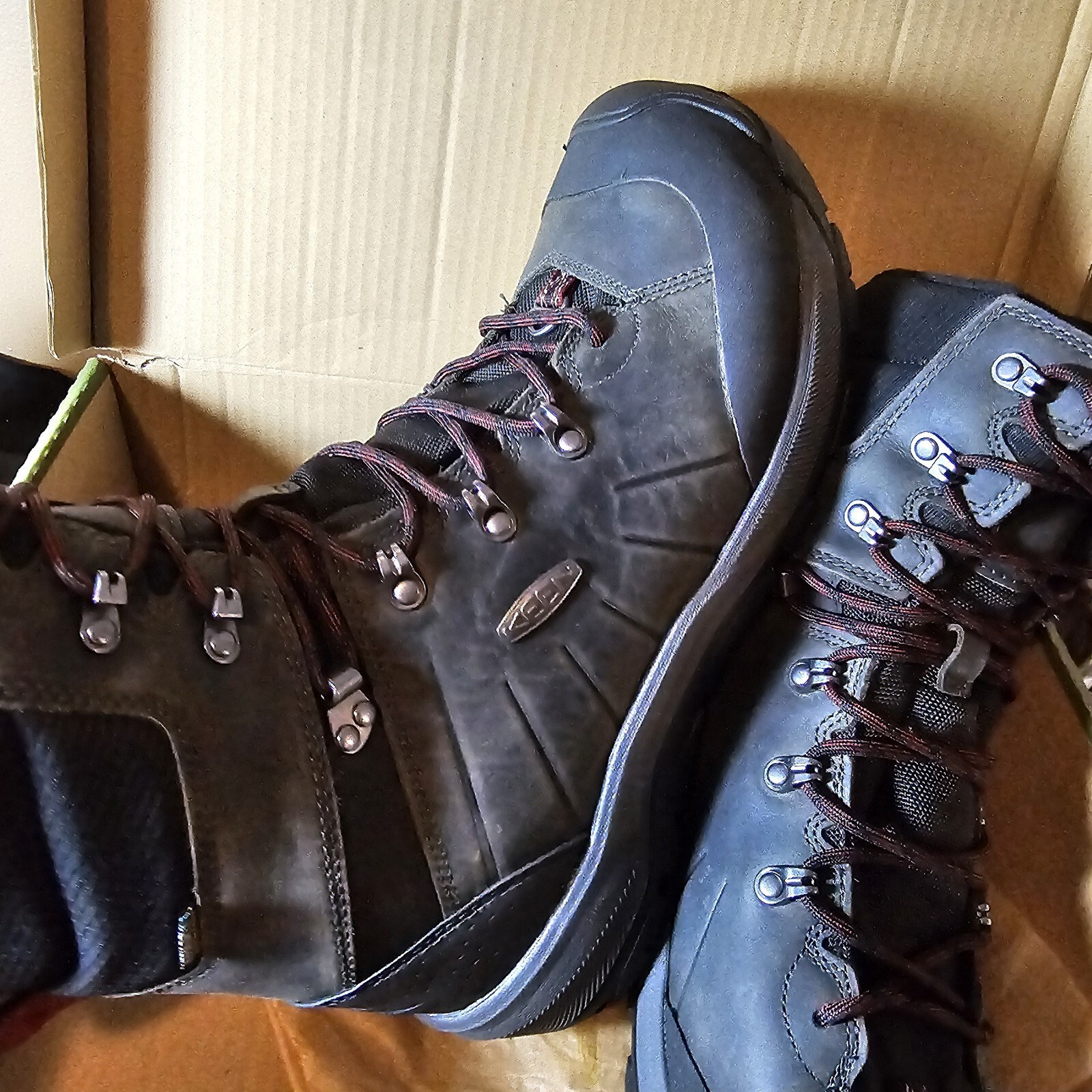 Keen Stivali Uomo Revel IV Alti Polari M Calamita Rosso Tappeto Allacciati Caviglia Uomo 12