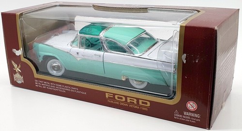 Road Signature 1/18 Scale 92138 - 1955 Ford Fairlane Crown Victoria - White/Grn - Picture 5 of 5