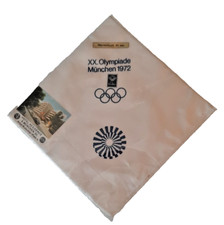 1972 OLYMPICS MUNICH GERMANY SCARF/HANKERCHIEF XX OLYMPIADE GEOMETRIC 41CM VTG