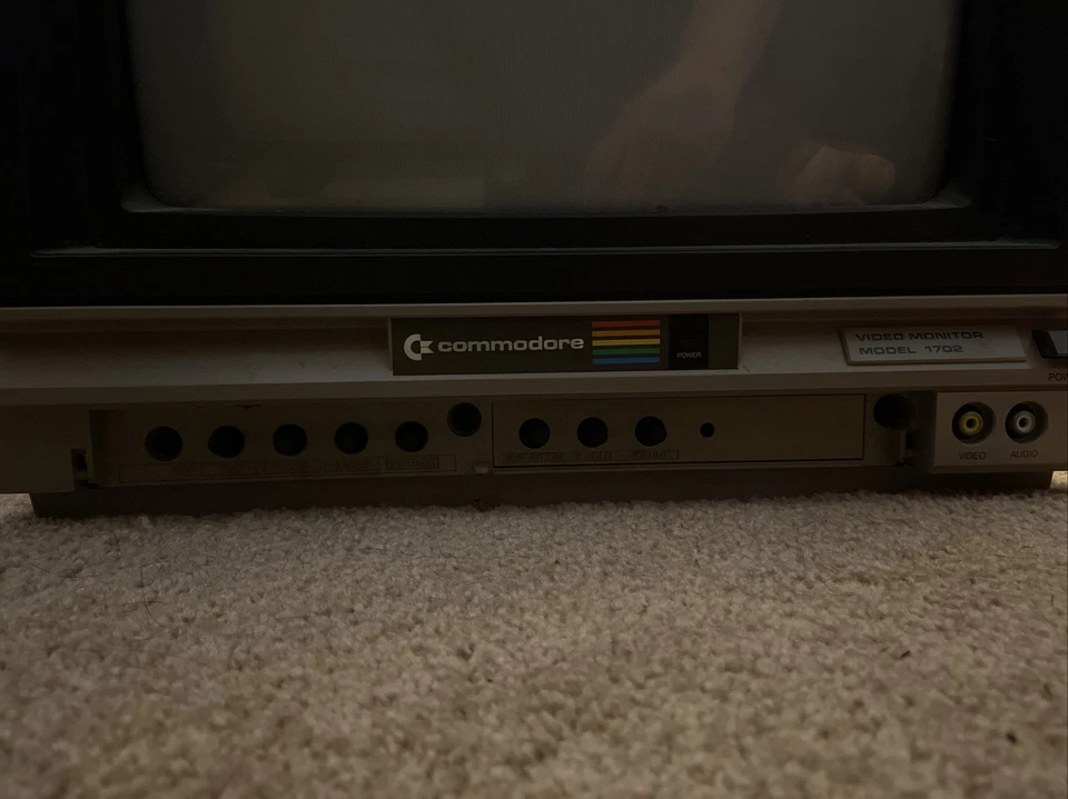 Commodore Video Monitor Model 1702 - Image 3 of 3