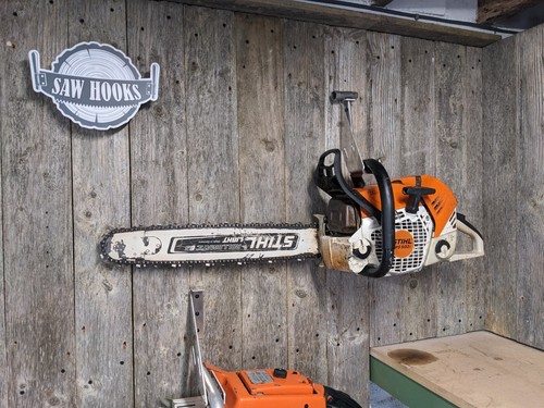 'Saw Hooks Original' Wall mounted chainsaw storage hook. - Picture 6 of 10