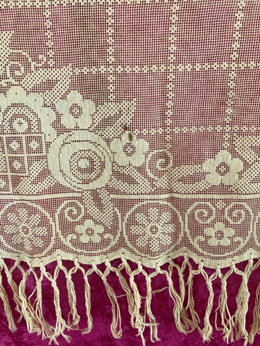 Vintage French Hand-Crocheted Filet Lace Curtain Valance – Floral Motif - Picture 4 of 14