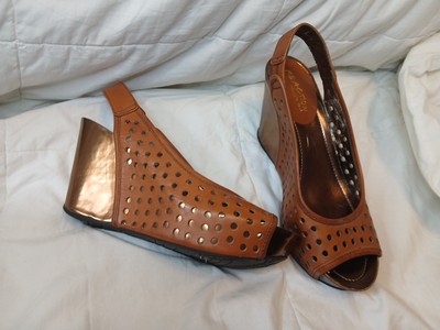 REACTION KENNETH COLE Women’s Leather Whiskey Soley Roller Wedge Sandals 