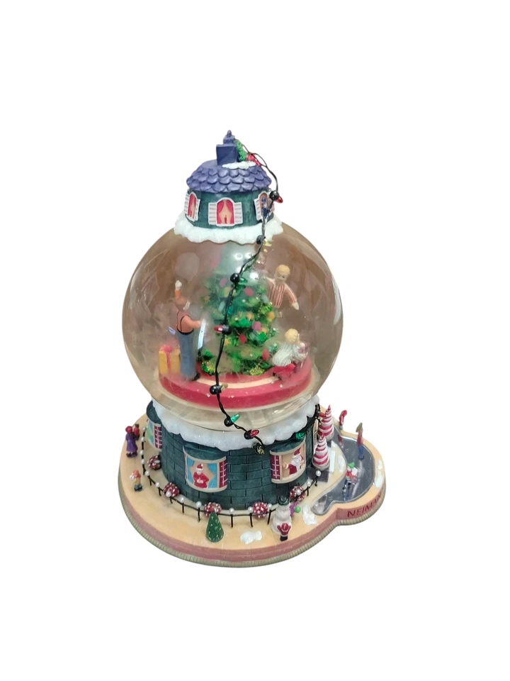 Vintage Neiman Marcus Department 56 Christmas Waterglobe 2002 Lighted Animated - Image 3 of 4
