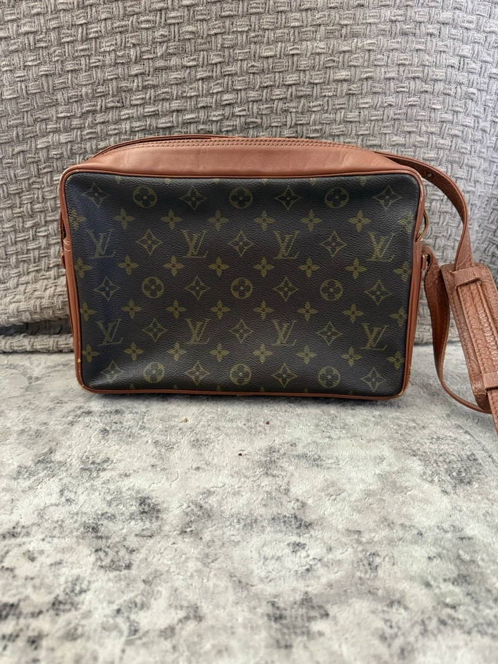 AUTÉNTICO Bolso Mensajero Louis Vuitton Marrón Monograma Foto 3 de 4