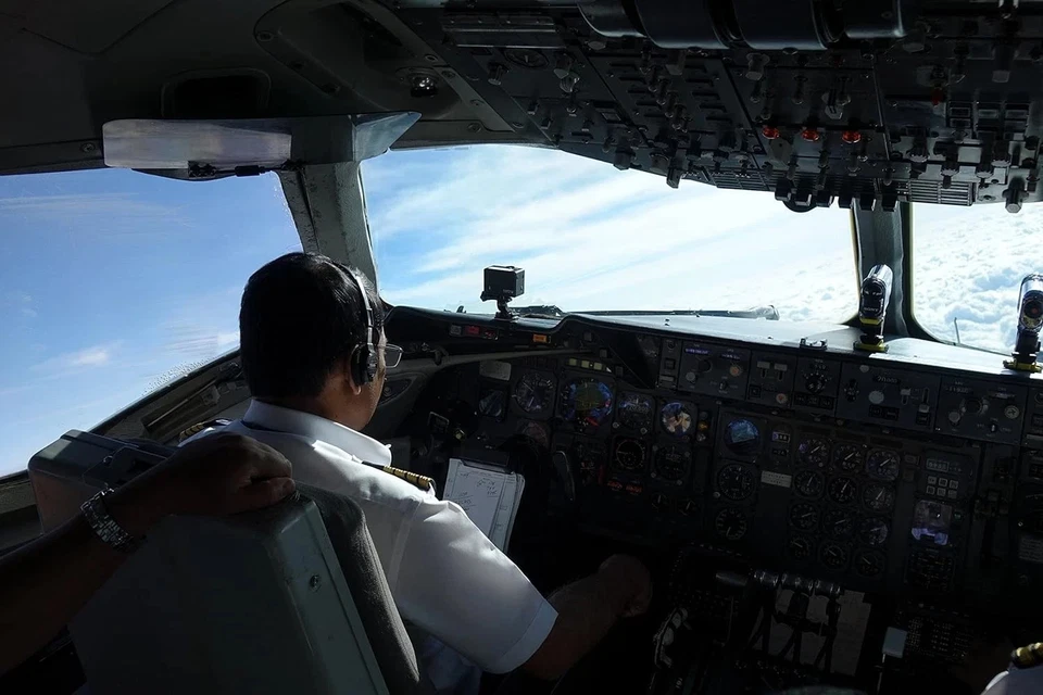 DC-10 Farewell Tour Biman Bangladesh Airlines DVD Various us import free post - Image 2 of 4