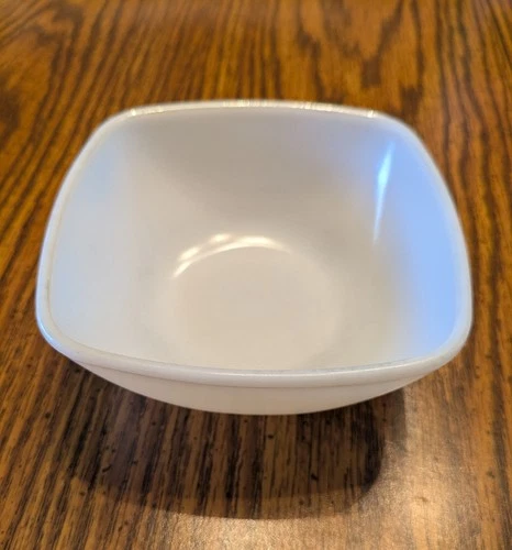 New ListingPyrex Vintage White  12 Oz HOSTESS BOWL Glass Ovenware 4.75” Square  2” Deep